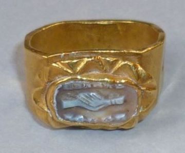 Rzymsko-brytyjski pierścień zaręczynowy fede, kamea z sardonyksu III-IV w.