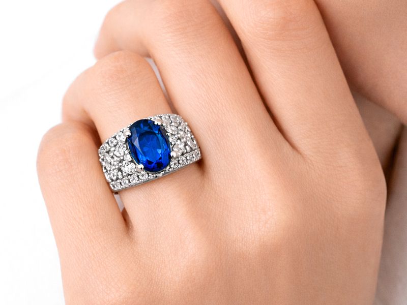 Złoty pierścionek z szafirem i diamentami - b1184_10_2_p - 3