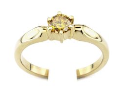 Pierścionek z brylantem barwy fantazyjnej - jg1061gold_037si