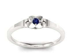 Złoty pierścionek z szafirem białe złoto - P15350bsz