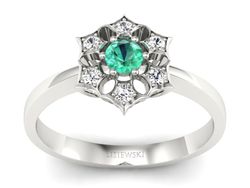 Złoty pierścionek ze szmaragdem i brylantami - p16145bsm