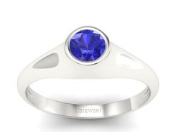 Złoty pierścionek z szafirem blask i wyraz luksusu - p16226bszc