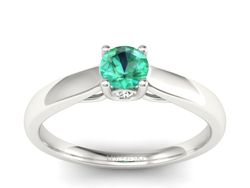 Złoty pierścionek ze szmaragdem i brylantami - p16442bsm