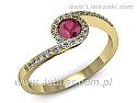 Pierścionek z żółtego złota z rubinem ~0.35ct oraz z brylantami ~0.15ct Si1/H z certyfikatem autentyczności, próba 585, masa ~2,7g.